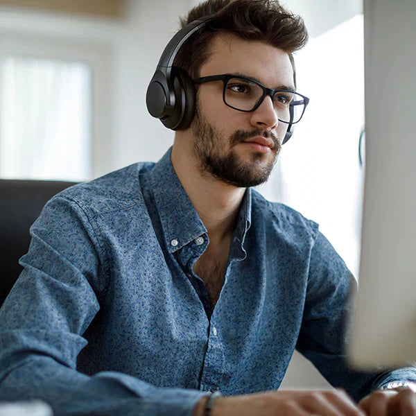 Over Ear vs On Ear Headphones: A Sound Decision