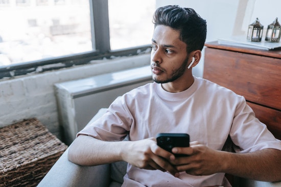 Are Wireless Earbuds Safe? Or Are Wired Buds Safer?